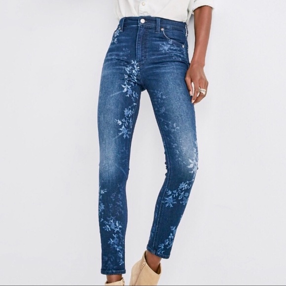 Lucky Brand Denim - HP⭐️Lucky Brand Sweet Straight Floral Print Jeans